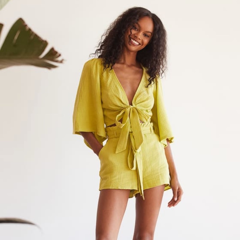 Lulu’s Friendship Crop top & Paperbag Waist Shorts set